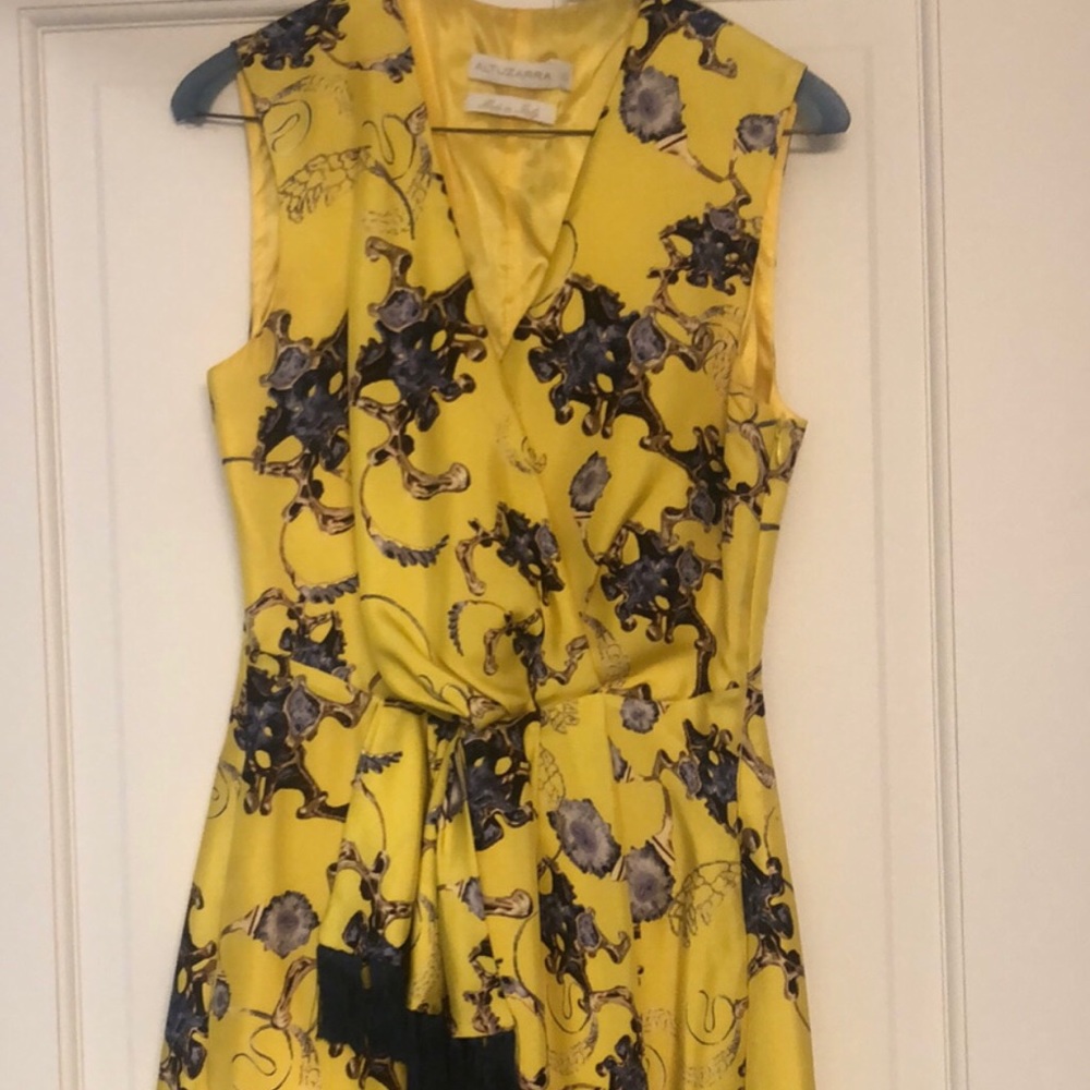 Altuzzara dress Size 40/US 4 originally $1795. Yellow and navy. Gorgeous dress